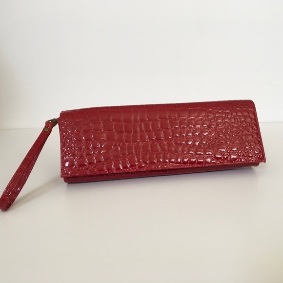 Red Faux Croc Patent Wristlet/ Clutch - Picture 2 of 4